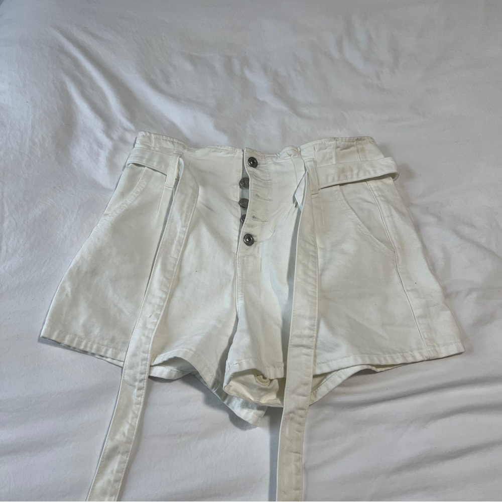 🚨 Last day Fri 🧳 American Eagle Outfitters White High Waist Shorts